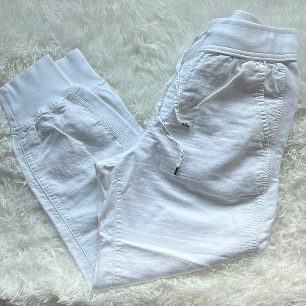EUC GAP Classic White Pants
